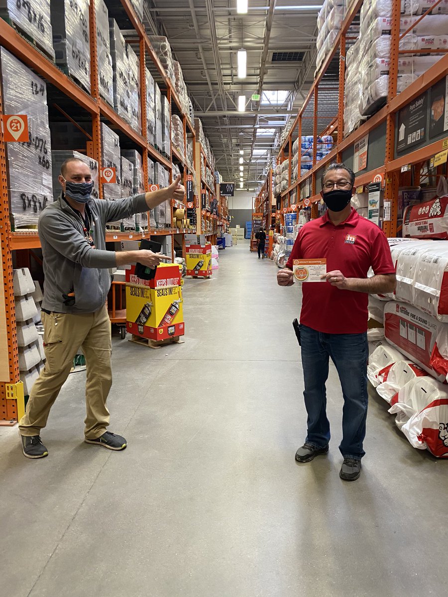Congratulations to Glen, D29 district specialist of the month for November! Since I’ve known him, Glen has always worked to grow his knowledge, service, and sales year over year. Well deserved, sir!! <a href="/tess_leyba/">Tess Leyba</a> @Eduardo1516ASM <a href="/NeriWilliams/">Neri Williams</a> <a href="/MarkDMiller13/">月月</a> <a href="/RodriguezMBridg/">Bridgett Rodriguez</a>