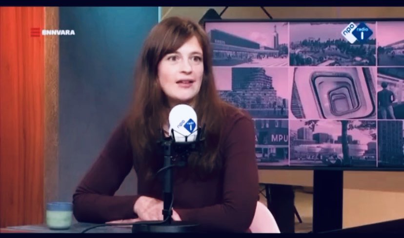 MerelPit's tweet photo. Vandaag mijn debuut op de radio. Samen met @FrancineHouben mocht ik vertellen bij @denieuwsbv, @NPORadio1 over Mevr. De Architect.
Luister hier het hele item terug: https://t.co/rlJz0qkz6q
#azine #notjustazine #mevrdearchitect https://t.co/zR55c8gslW