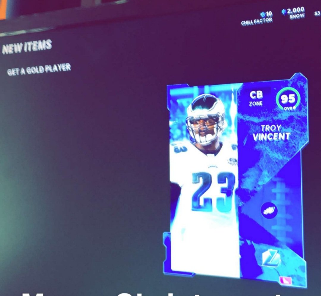 MaddenUTCouple's tweet photo. 🎄 CHRISTMAS CAME EARLY 🎄
⭐ Get a Gold Pack⭐
❄They have the CHILL❄
🔥We got the FIRE! 🔥
#getagold #MaddenUTCouple #Madden21 #MaddenUT #EASports #EAMaddenNFL #EASports_MUT #Muthead #Madden
@Samiyosyoutube @Zirksee @Scomo843 @Gutfoxx @TheActualCC
@EASPORTS_MUT https://t.co/NDkqUKfbTd