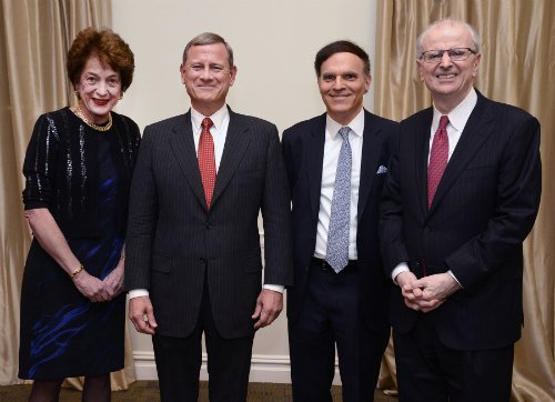 1/ Here's an example of some of the judges we have in NYS & federal government: (L-R) Former NYS CJ Judith Kaye; SCOTUS CJ John Roberts; Former CJ 2d Cir Ct App Robert Katzmann; Former NYS CJ Jon Lippman; & Former CJ SDNY Loretta (Joe) Preska. Let's dig a little...  https://twitter.com/DreamerDragon2/status/1304594851120459776
