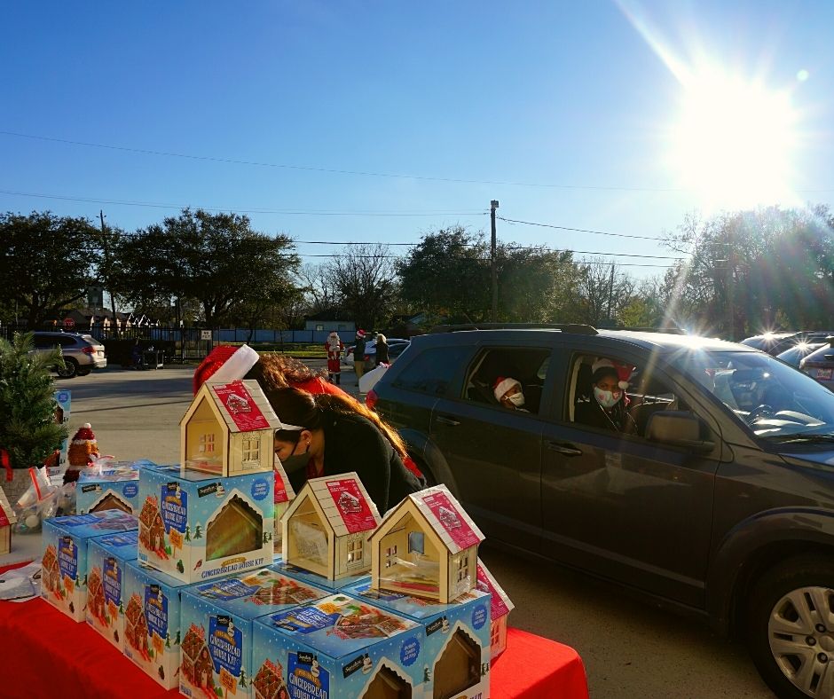 primaryservices's tweet image. Making the season a little brighter by giving back to our local community! Thanks to the continued support of our partners and friends, we partnered with Change Happens to provide families with gifts and a holiday meal. #seasonofgiving