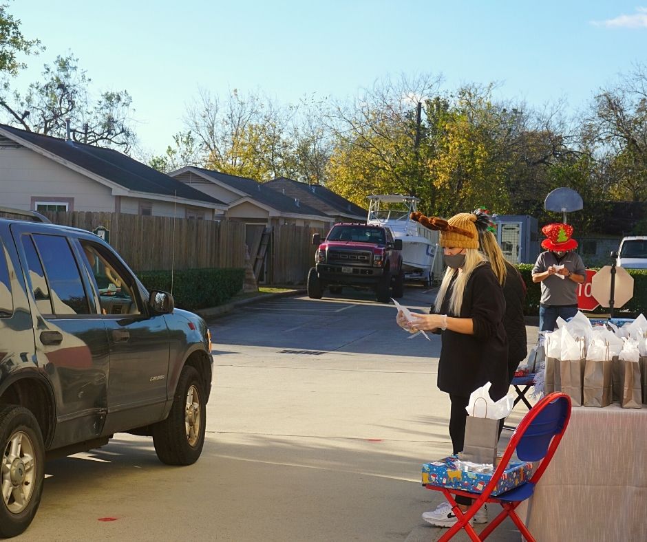 primaryservices's tweet image. Making the season a little brighter by giving back to our local community! Thanks to the continued support of our partners and friends, we partnered with Change Happens to provide families with gifts and a holiday meal. #seasonofgiving