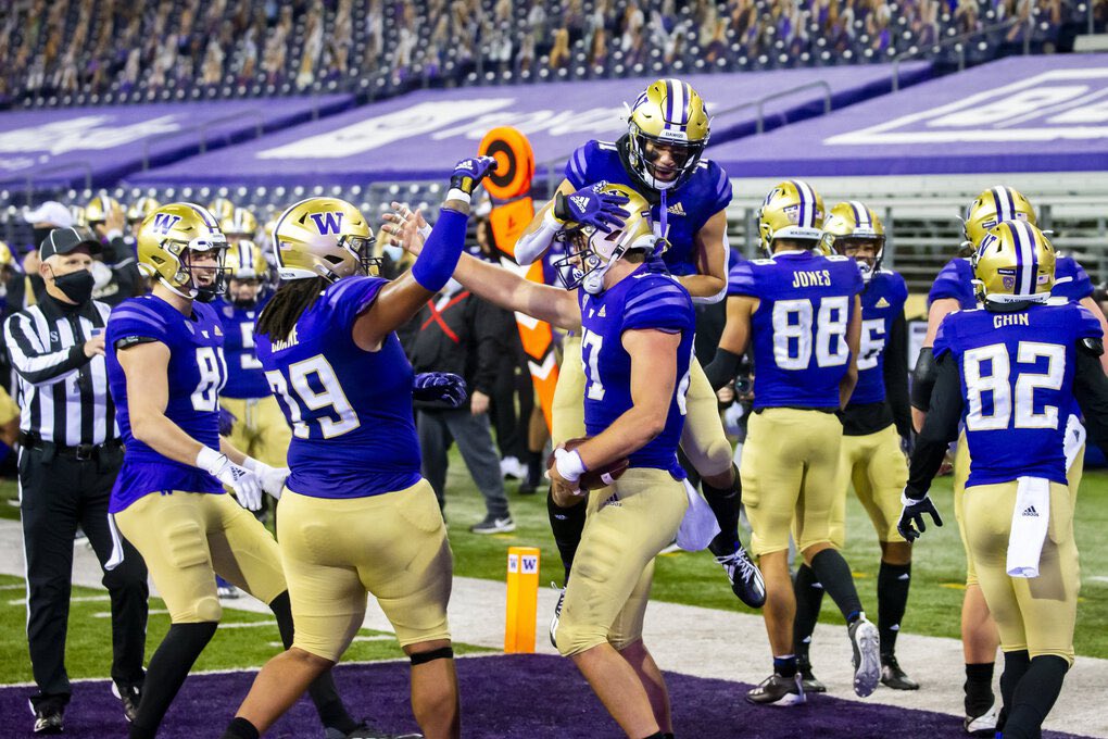 100% COMMITTED!!☔️🐺 <a href="/shanedKeck/">Coach Shane Keck</a> <a href="/GPGrizzFootball/">Glacier Peak HS Football Booster Club</a> <a href="/CoachPMcCollum/">Payton McCollum</a> @CoachLakeUDUB <a href="/BrandonHuffman/">Brandon Huffman</a> <a href="/RylandSpencer/">Ryland Spencer™</a> <a href="/Trainervelle/">Lavelle Durant</a>