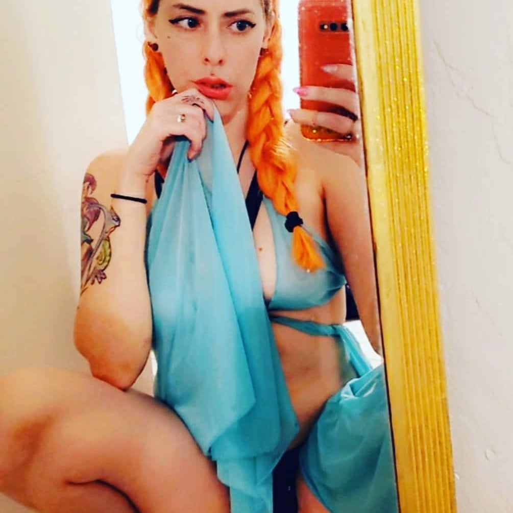 Piper_Green69's tweet photo. I am moved into my new house. Almost unpacked. It hurts my pride to ask. But if you can venmo/cashapp me $50, I will send you 30 nudes and an xxx video. I got a vanilla job and get paid Friday. I'll pay you back. So free goodies for you!!! https://t.co/plfIdj5ScB