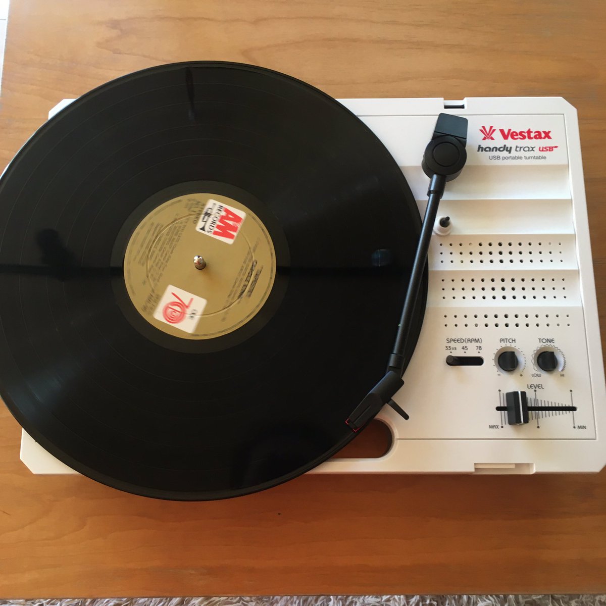 レコードプレイヤー差し上げます①】 10代のレコードプレイヤーをお