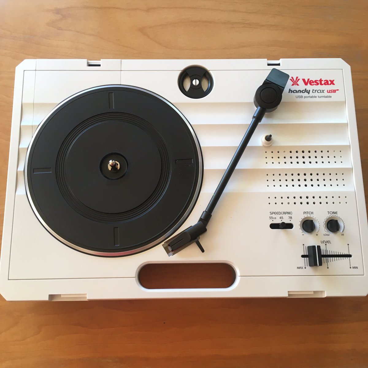 レコードプレイヤー差し上げます①】 10代のレコードプレイヤーをお