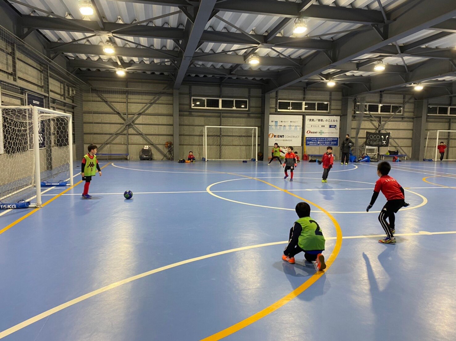 コンサドーレサッカースクール 公式 ばんけい会場 水曜 U7 8 9 ロコエスタディオ 今年最後のスクールを選手はとても楽しんでいる様子でした 来年も元気な姿でサッカーを楽しもう コンサドーレサッカースクール ばんけい 北海道