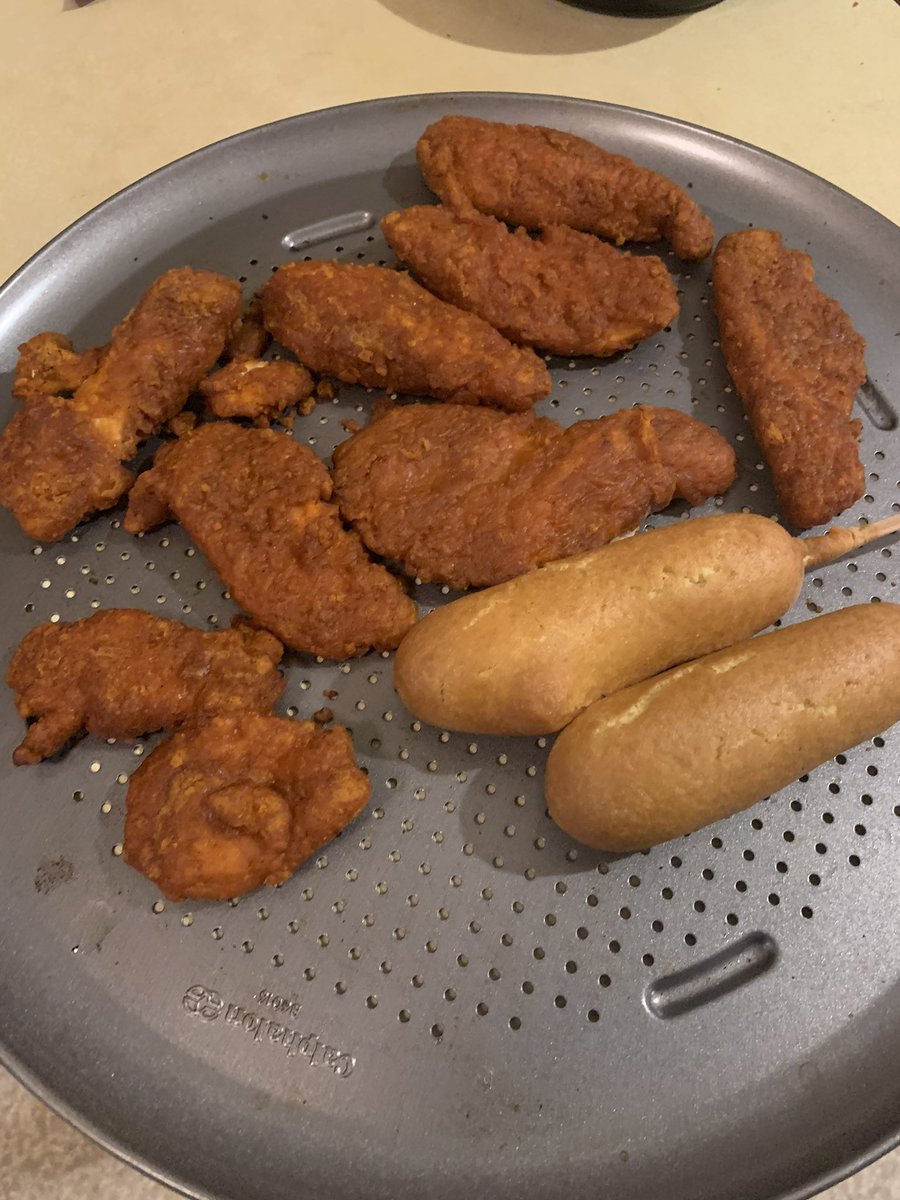 exiong's tweet image. When your wife goes on vacation &amp;amp; you have to cook &amp;amp; clean for the family. #easy #parenting #learnhowtocook