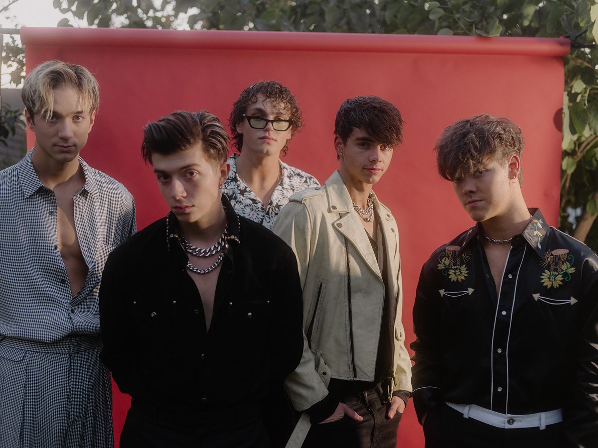 Why don t we go. Why don t we go. Why don t we go. Why don't u. Black dress one direction.