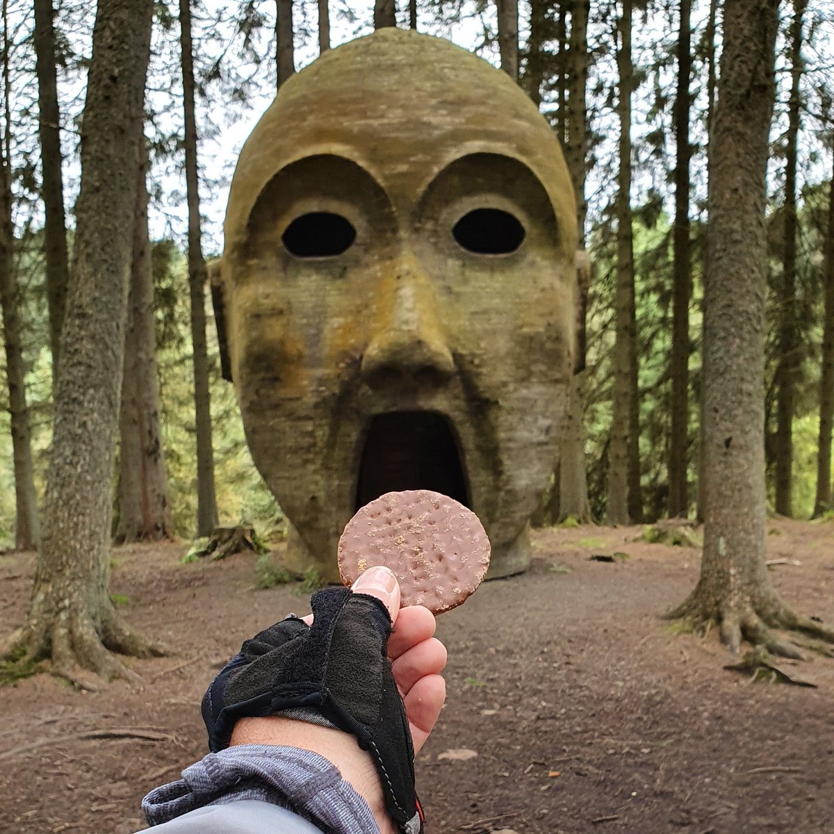 September was jam packed with epic adventures, along with the usual cycling & archery i also had a two night backpack in the Peak District with  @GeoffCrowther1 before meeting up with Geoff &  @chrissiepebbles in Northumberland for a cracking week of walking & cycling 