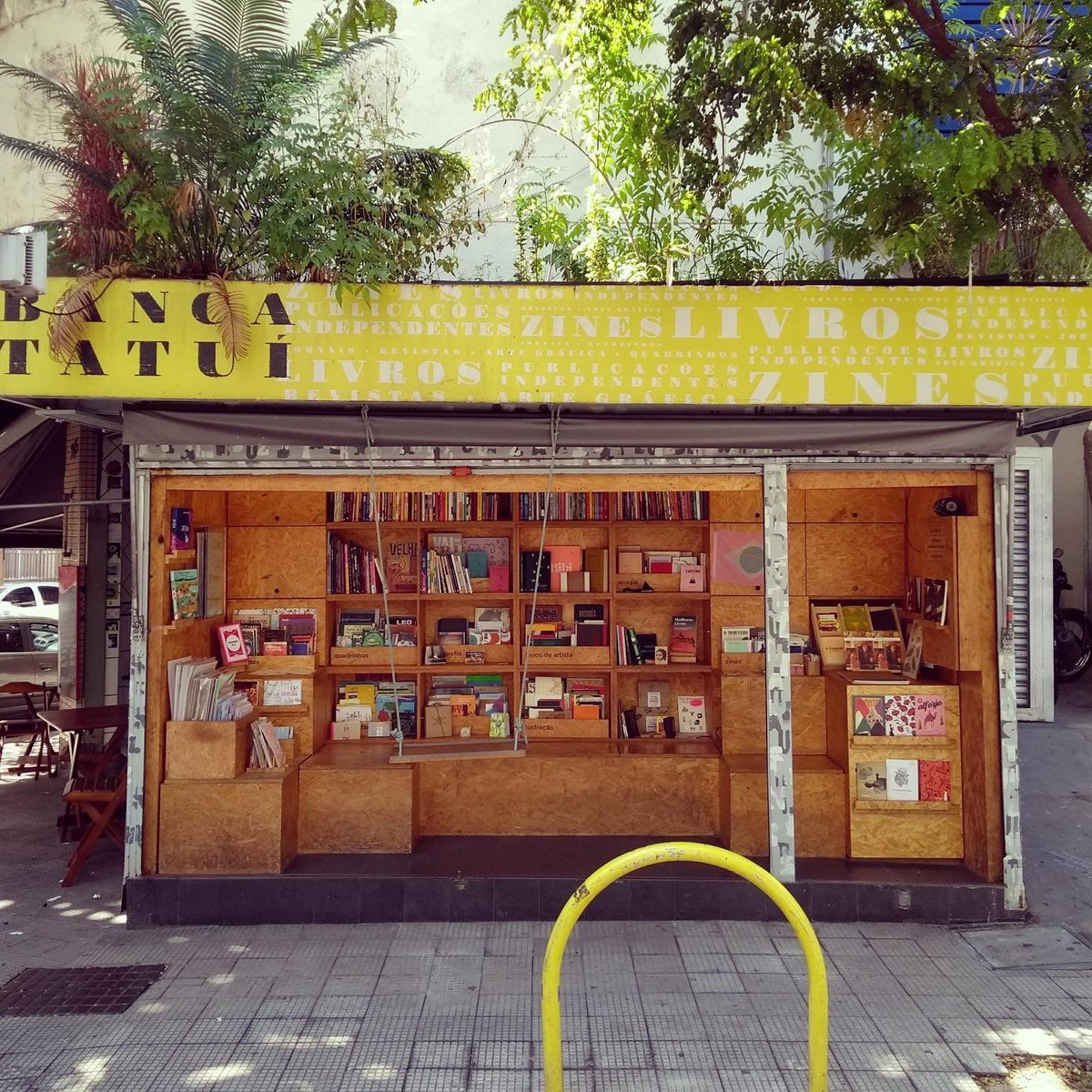 TigerlilyBooks's tweet photo. @PVerosimilitud Me invitó a hacer un #Topof2020, un año más complicado de lo usual para el rubro #libros, en especial para quienes bogamos por la #bibliodiversidad.
Por eso esta es mi lista: Abro con la alucinante 🇧🇷@bancatatui 🇧🇷 a quien descubrí vía #FED20
👉🧵 https://t.co/CNNG11WZjM
