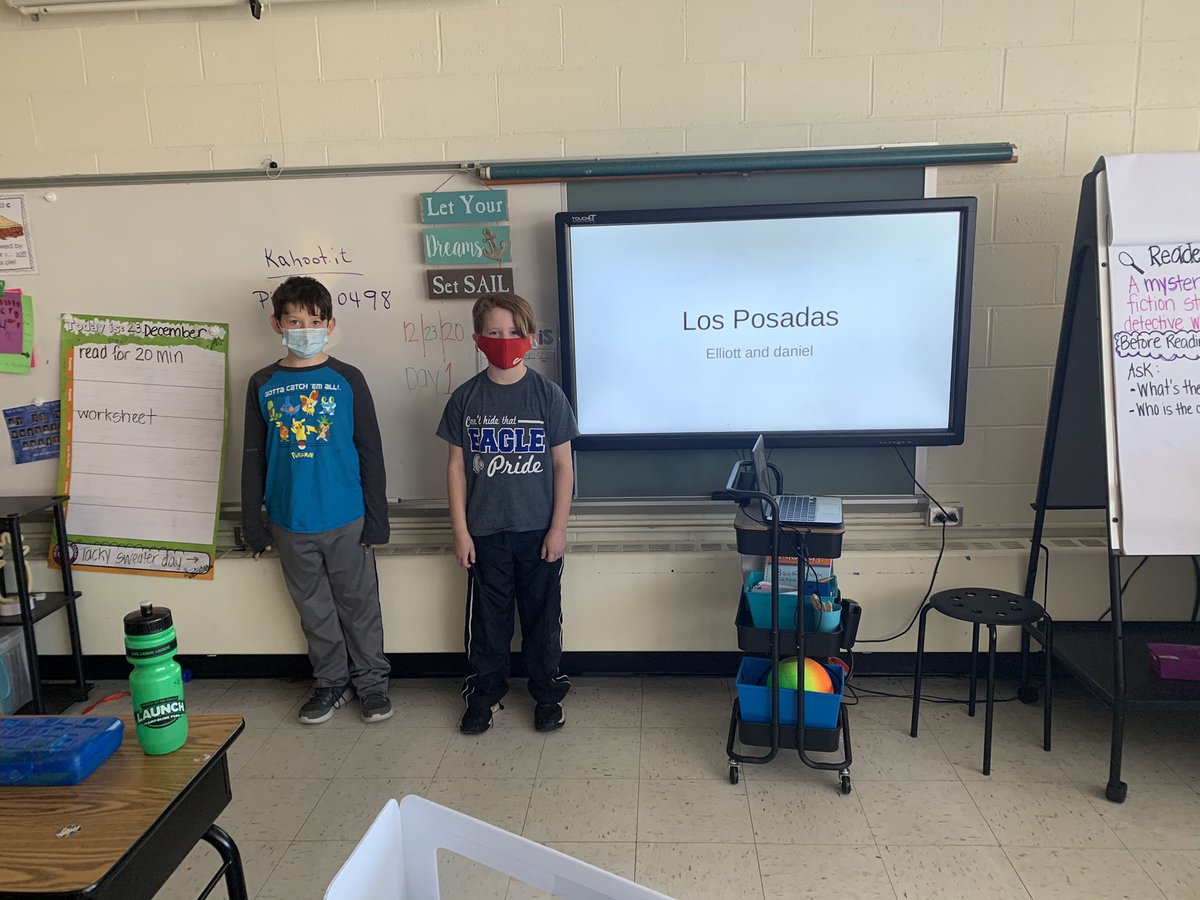 missandreucciC1's tweet photo. More excited third graders sharing their holidays around the world presentations! https://t.co/I4NgBYCtWG