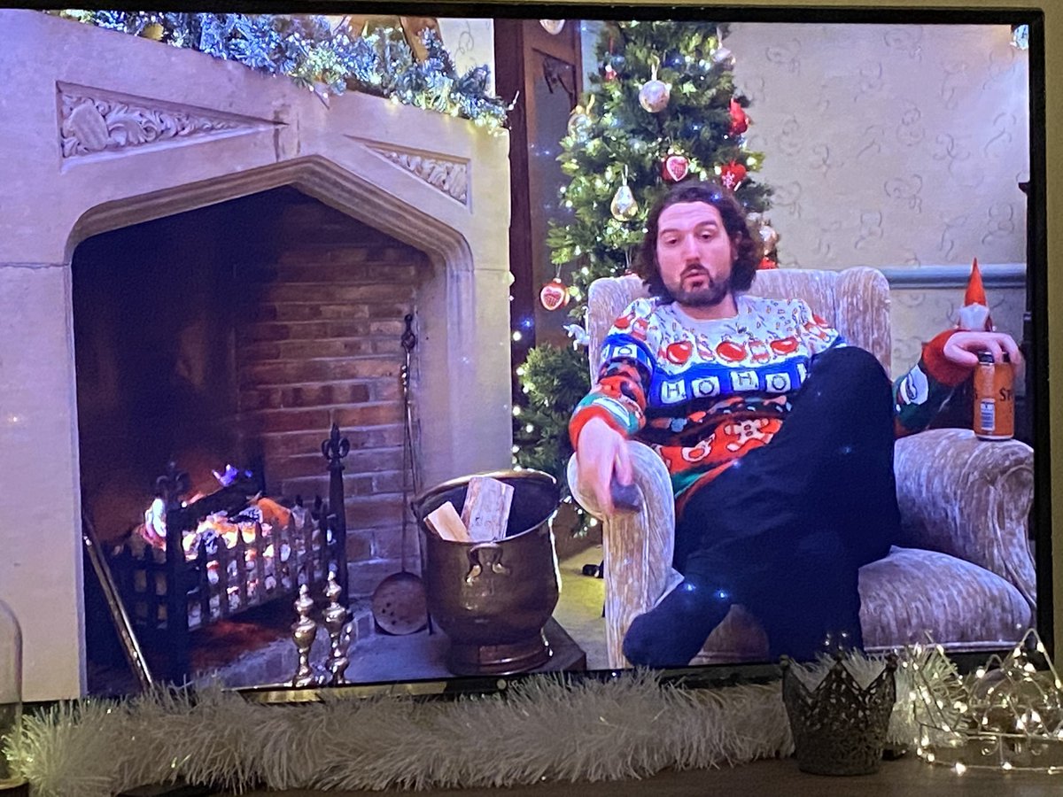 tracyaharding's tweet photo. Getting my Christmas on with Joe and friends #joecarnalljnrandfriends10 #stayanotherday @Tom_Grennan https://t.co/xDyKOE19DB
