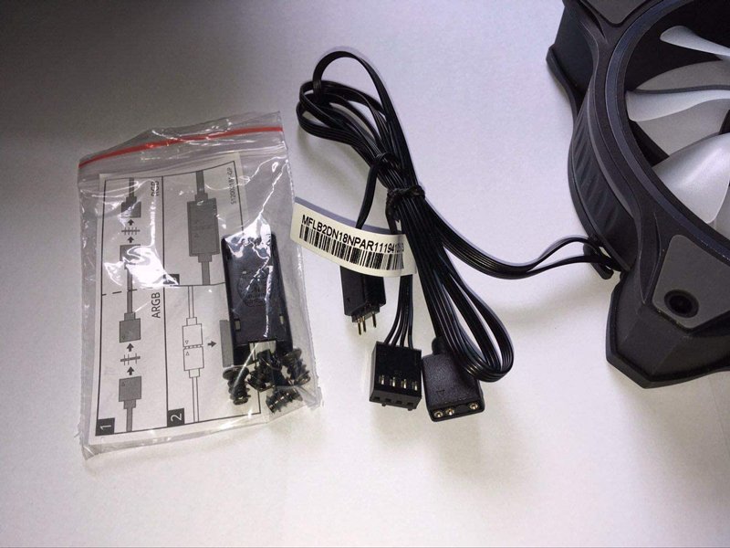 Dillon41737757's tweet photo. @CoolerMaster  Hey I bought the MF 120 Halo fans and the picture shows the cord as braided but the one's I got are not is there a reason for this? https://t.co/64zXbRsDnf