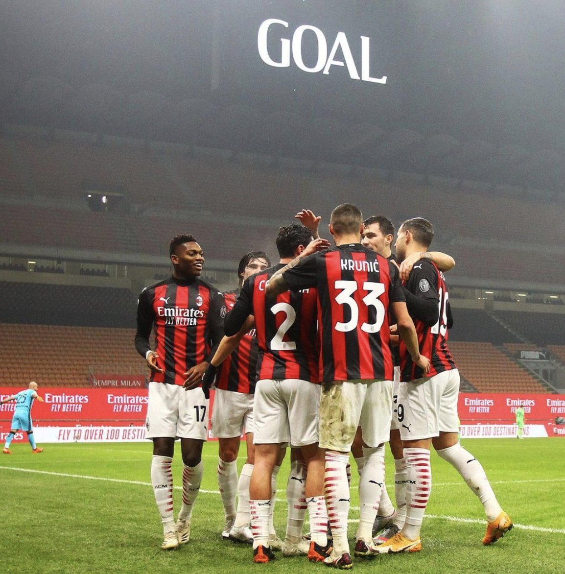 midogad11's tweet photo. يوم كروى عظيم جمييييل .. #HalaMadrid 🤍⚽️ #ForzaMilan 🔴⚫️ #RealMadrid  #Milan https://t.co/TLwxqayGlE