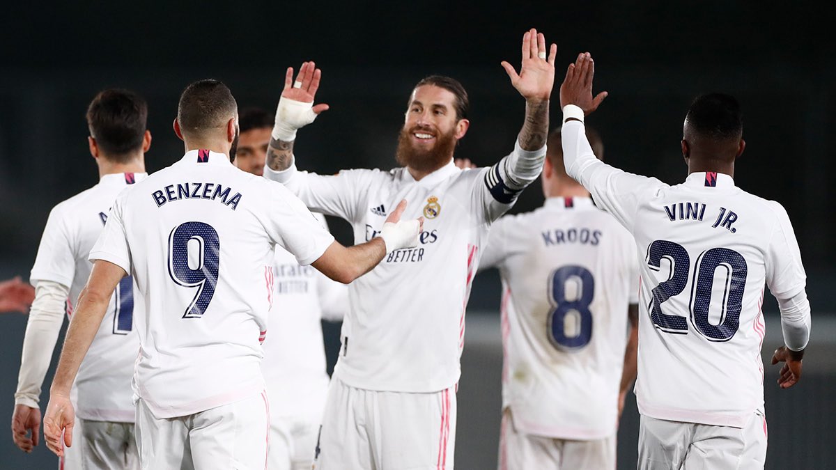 midogad11's tweet photo. يوم كروى عظيم جمييييل .. #HalaMadrid 🤍⚽️ #ForzaMilan 🔴⚫️ #RealMadrid  #Milan https://t.co/TLwxqayGlE