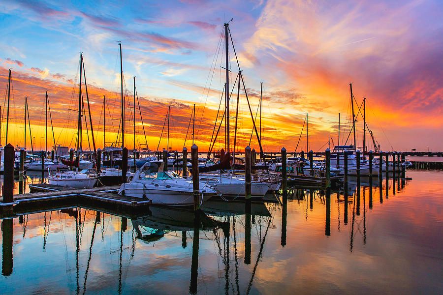 John_M_Bailey's tweet photo. Sunset at Old Point Comfort Marina by Amy Jackson https://t.co/5Uu0T4bcNK https://t.co/B6k1pMofVG