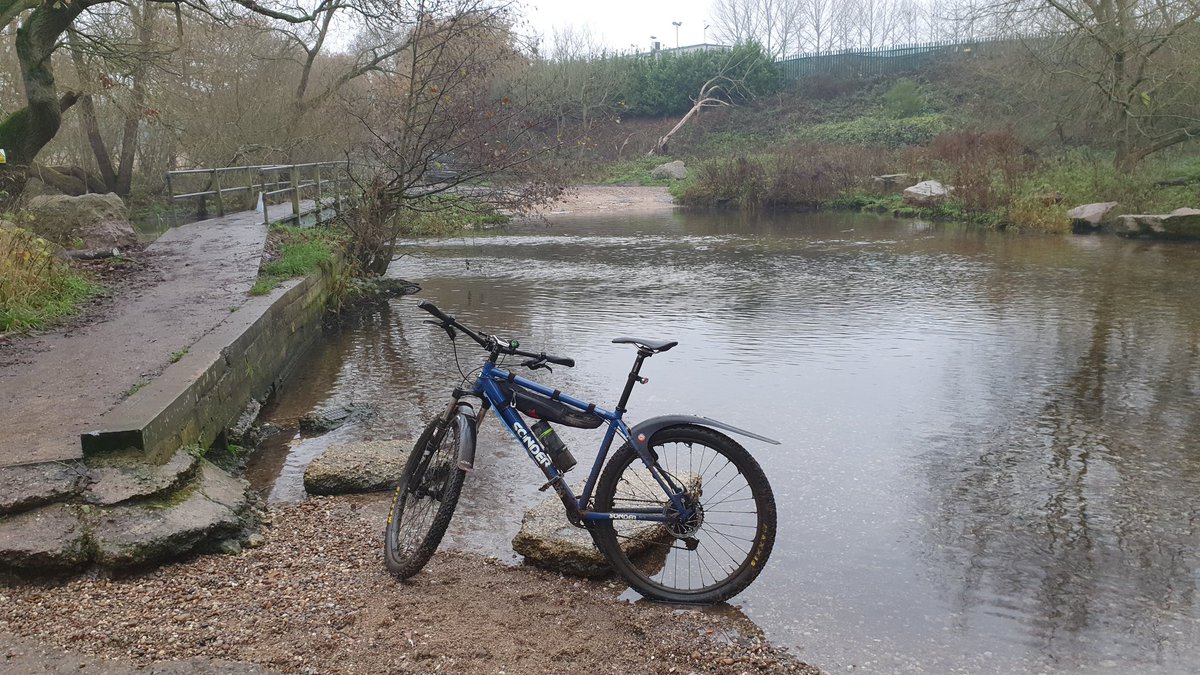 November came along & brought the gift of LOCKDOWN 2 , so the archery club had to close, all that was left to do was to ride my bicycle.