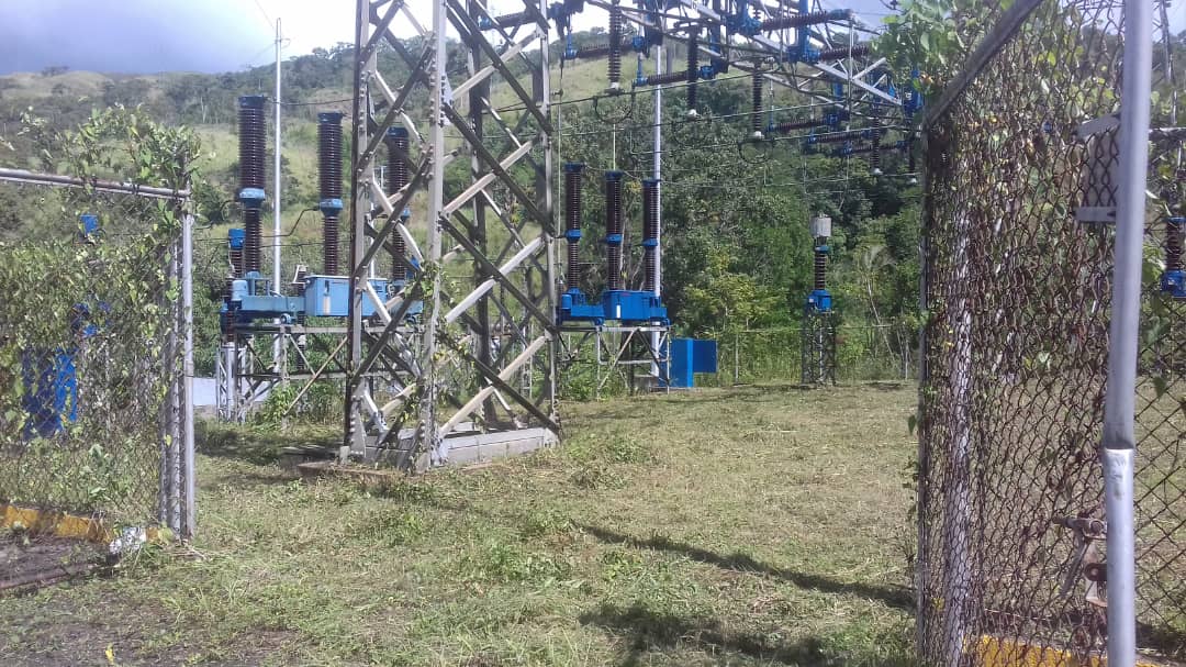 23DIC | Mcpio. Cristóbal Rojas (Miranda) Tabajadores de Hidrocapital realizó limpieza en la estación de bombeo Taguacita, esto como parte del plan integral de rehabilitación que se viene ejecutando en las estaciones de bombeo del sistema hidrico. #AlServicioDelPueblo✊🏽🇻🇪