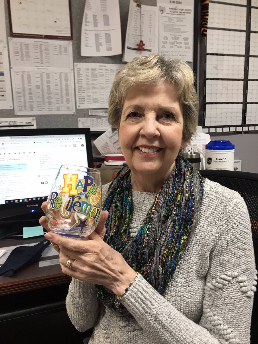 Wishing one of Barnegat Athletics finest Sue Perugini all the best on her retirement! We will miss you! 💕