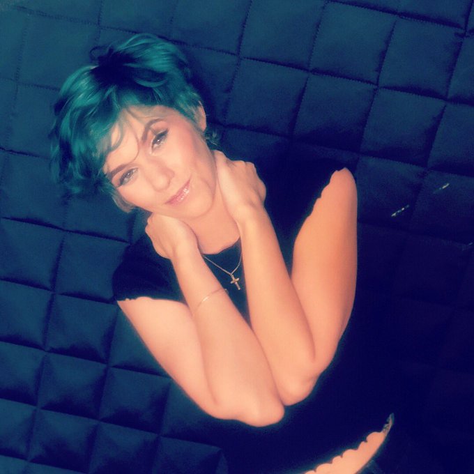 I rare photo of me in makeup, just before getting railed at a @Kinkdotcom shoot. 🤪 https://t.co/LVMA<a href="/tag/mvsales"class="tags"><span>#mvsales</span></a>