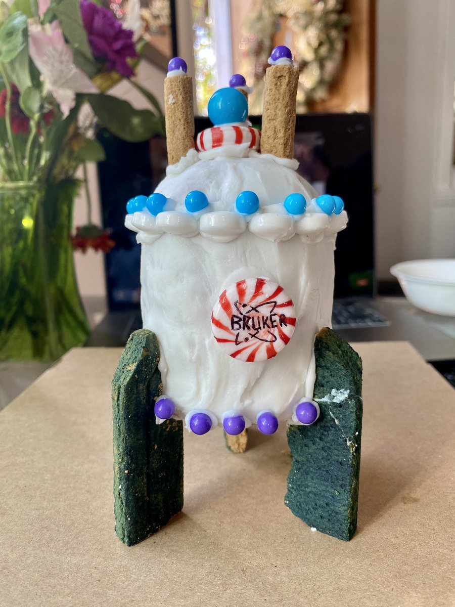 Modified the prep for our gingerbread train and accidentally made a <a href="/bruker/">Bruker</a> NMR 🤷‍♀️ 
#RealTimeChem