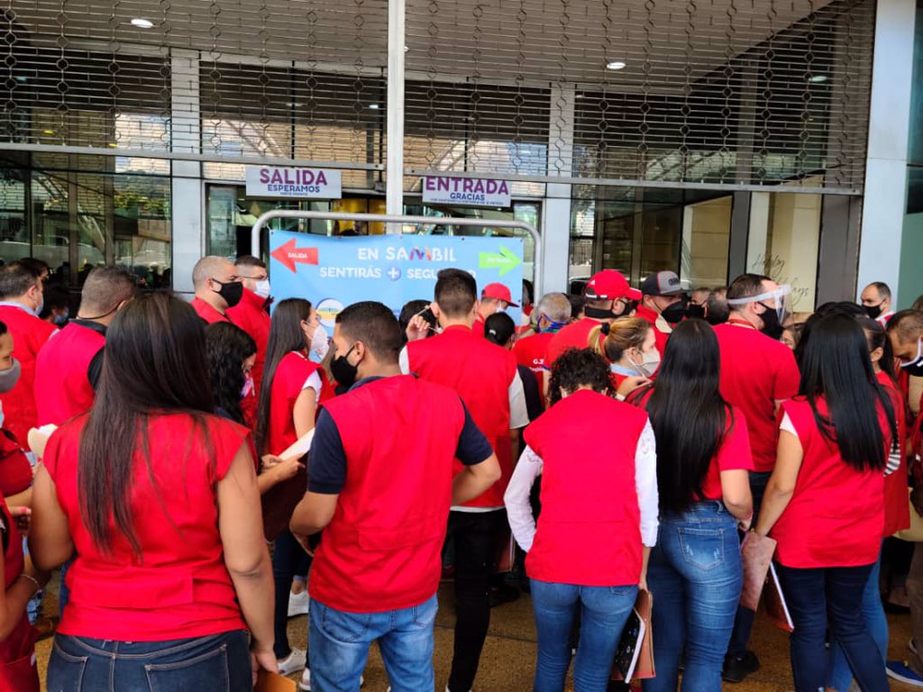 jdavidcabello's tweet photo. Amig@s contribuyentes exige tu factura legal en los establecimientos en los que compras, no importa si pagas en moneda nacional, divisa o criptoactivo. Ese es tu aporte contra la especulación #ExigeTuFactura https://t.co/NFV6NflOqE
