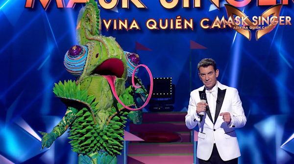MaskSingerA3's tweet photo. Camaleón nos trae su ÚLTIMA PISTA: «La aprobación del público es vital para mi profesión» 🤔 #MaskSingerFinal https://t.co/LWamhPf6MP https://t.co/X9JoKQSnbU
