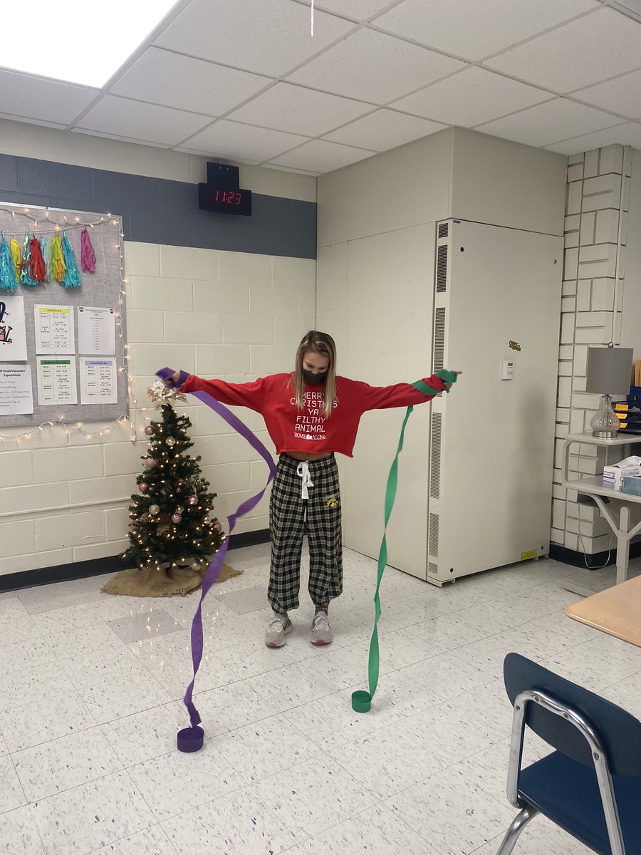 MsAnnaNelson's tweet photo. Minute-To-Win-It Games in seminar today! #mphawks https://t.co/6iboJEUxEA