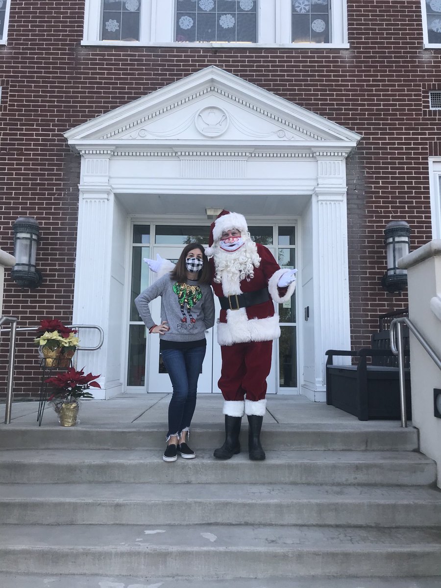 Thank you Home and School for the magical gift of Santa himself today!  ⁦<a href="/SASD_Franconia/">Franconia Elementary</a>⁩ #fran1one