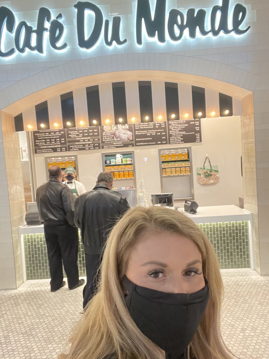 SlaterNFL's tweet photo. Well well New Orleans no longer has the worst airport in my NFL region. Love the work you had done MSY https://t.co/wH3JEFZ6kG