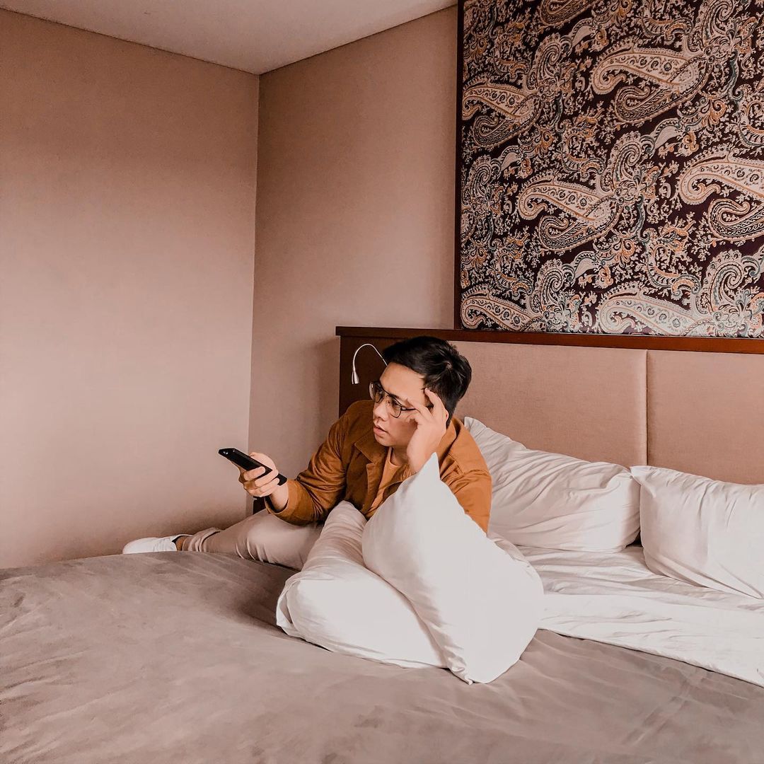 HouseIndonesia's tweet photo. Kapan lagi bisa staycation di Bandung senyaman di rumah sendiri ✨

Photo credit @nnicolasagung https://t.co/kJlD0LwBpl