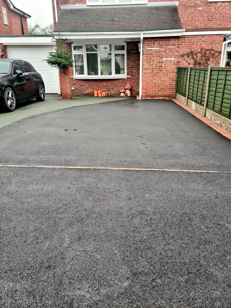 CarlPenrose's tweet photo. #Oswestry #Groundworks #Tarmac #Driveways #Dropkerb #Drainage couple of jobs finished today, 1 was a driveway we completed 18 year's ago to almost the day, same customers π extended tarmac driveway with highway approved access, 1 was drainage for a saturated ground gas tank area https://t.co/jfjdXKl6Ef