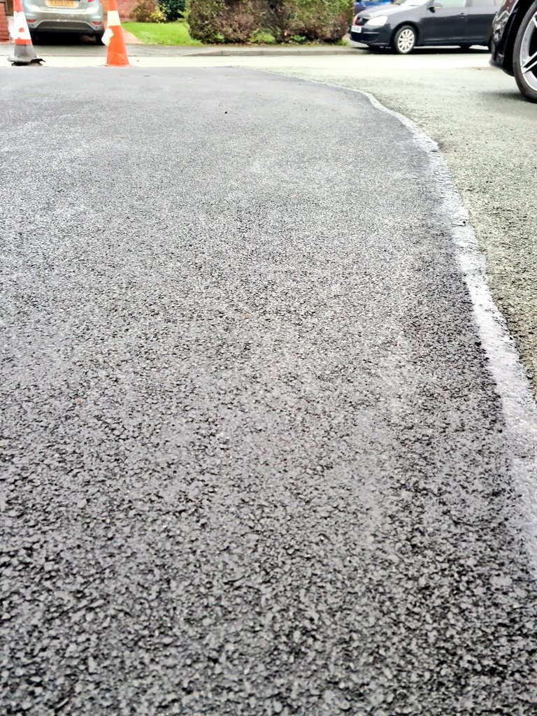 CarlPenrose's tweet photo. #Oswestry #Groundworks #Tarmac #Driveways #Dropkerb #Drainage couple of jobs finished today, 1 was a driveway we completed 18 year's ago to almost the day, same customers π extended tarmac driveway with highway approved access, 1 was drainage for a saturated ground gas tank area https://t.co/jfjdXKl6Ef