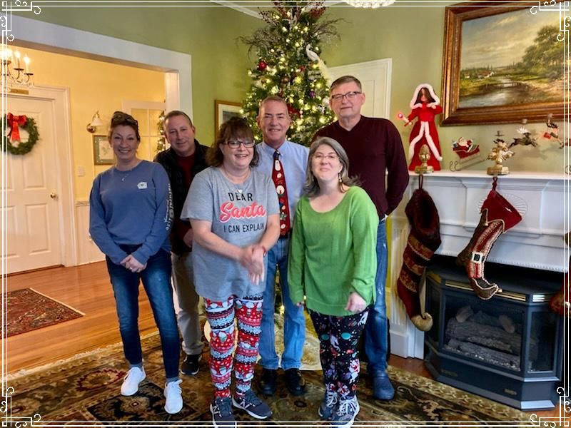 BlueRidgeInnBB's tweet photo. Merry Christmas and Happy Holidays https://t.co/hdMyBanOqy https://t.co/y71I4Ms0Jn
