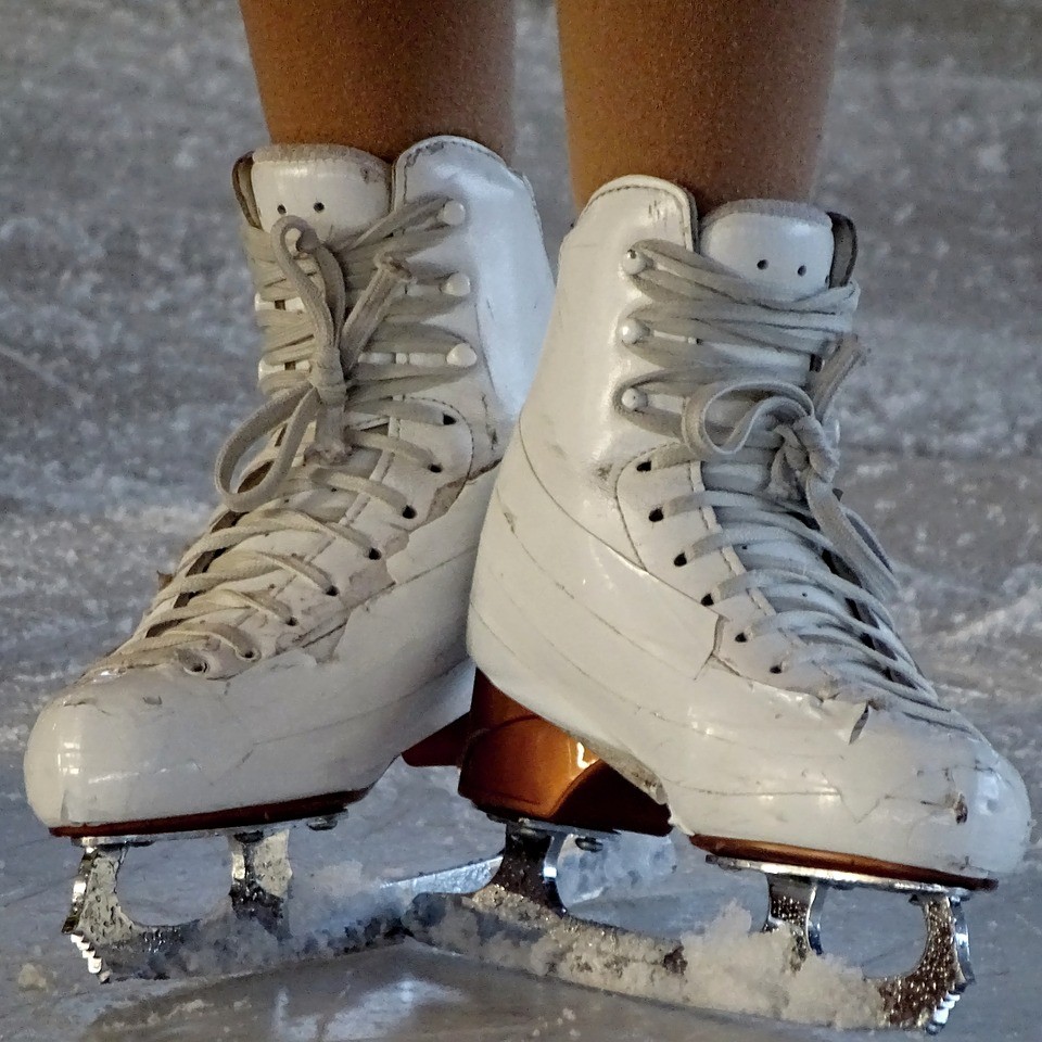 Lace-up those skates! The Tri-Cities Airport Ice Rink presented by HVAC is back at Bristol Motor Speedway. Plan your visit today! https://t.co/02ulLCcIm1 #skating #iceskating #winterfun https://t.co/6n9RF9p82R