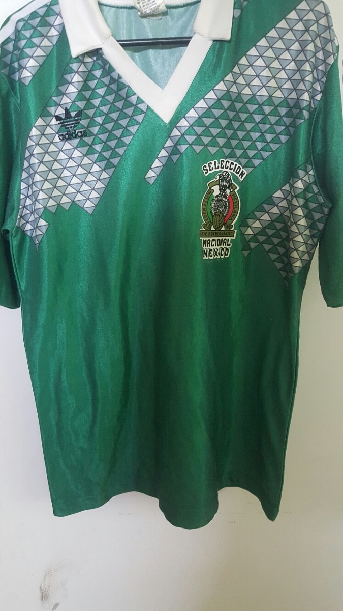 Para 1991 volvió con Adidas y vistió el modelo que se ha dicho seria el oficial de haber disputado el mundial de 1990.