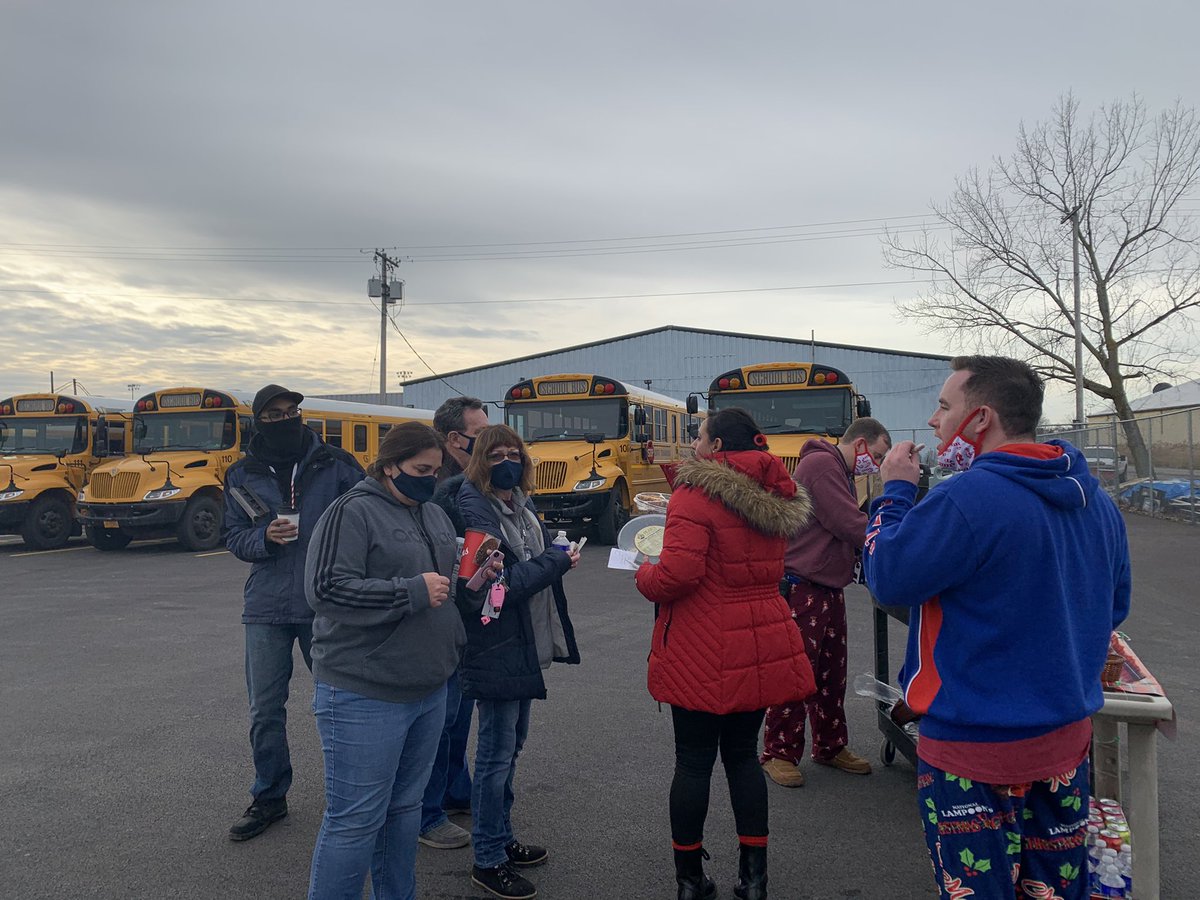 epbittar's tweet photo. Some Christmas 🎄 cheer and appreciation for our teachers and bus 🚌 drivers today!! #PolarExpress #NTstrong https://t.co/orJRQMDEIW