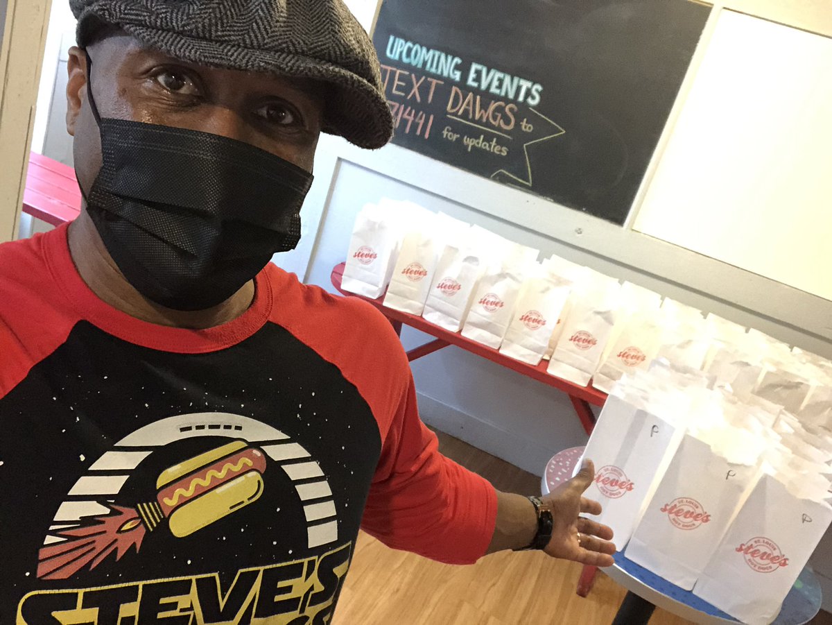 steveshotdogs's tweet photo. Our first batch of #PlatingChange meals is headed out the door with Tent Mission - 100 hot meals to the unhoused on a cold #STL winter day. Thank you, @marcuslemonis for making this possible! #stlwx https://t.co/uiwB79dS2m