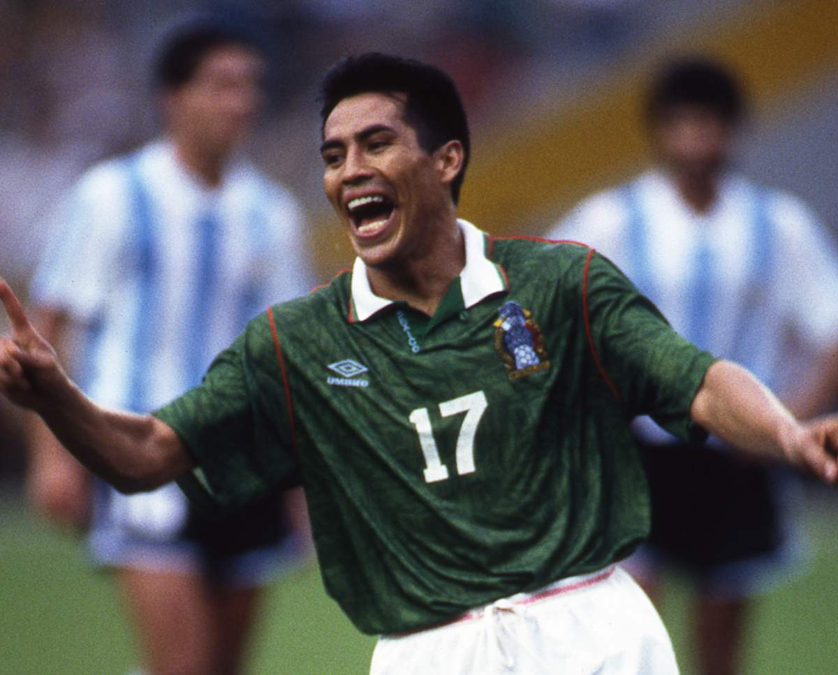 Para finales de 1991 se presento el uniforme UMBRO que acompañaría a nuestro equipo durante la Copa América 1993 y serviría como base para el campeonato mundial de Estados Unidos 1994Local: