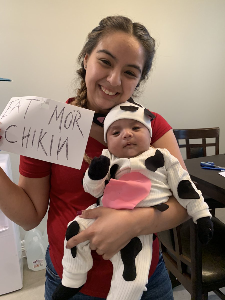 DalethJuarez's tweet photo. We have to take full advantage when there's a chance to win Chic-Fil-A for a year! Josuesito loves Chic-Fil-A! #Selfiewithcow @CFAPharr https://t.co/9Z7AjdwjTK
