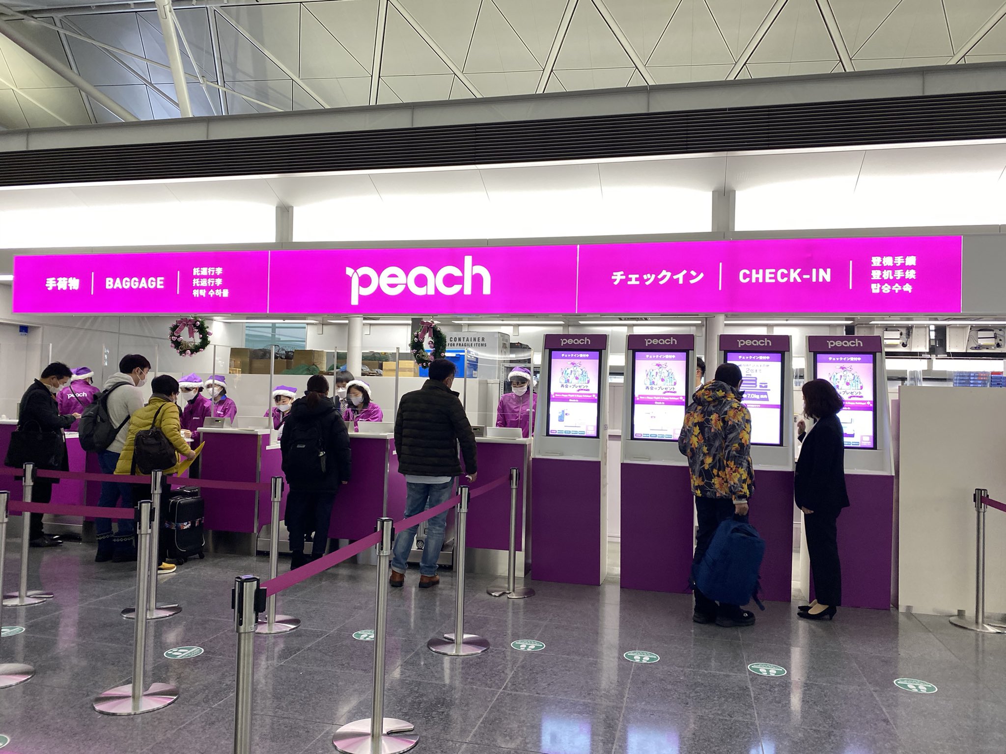 鳥海高太朗 今日からピーチが中部国際空港 セントレア に乗り入れるということで昨夜名古屋入りして 今朝から取材しています まもなく初便の新千歳行きが出発 セントレアから今日は新千歳 仙台の2路線 1月22日からは那覇 石垣島の2路線にも就航する