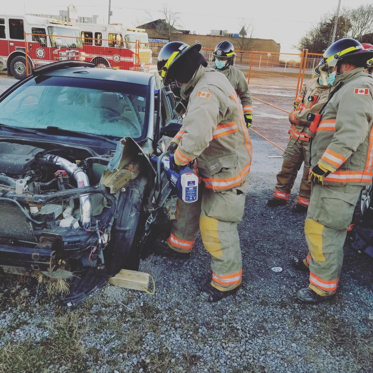 BPFFAlocal497's tweet image. B platoon getting their turn with some auto extrication training! #hursttools #code4