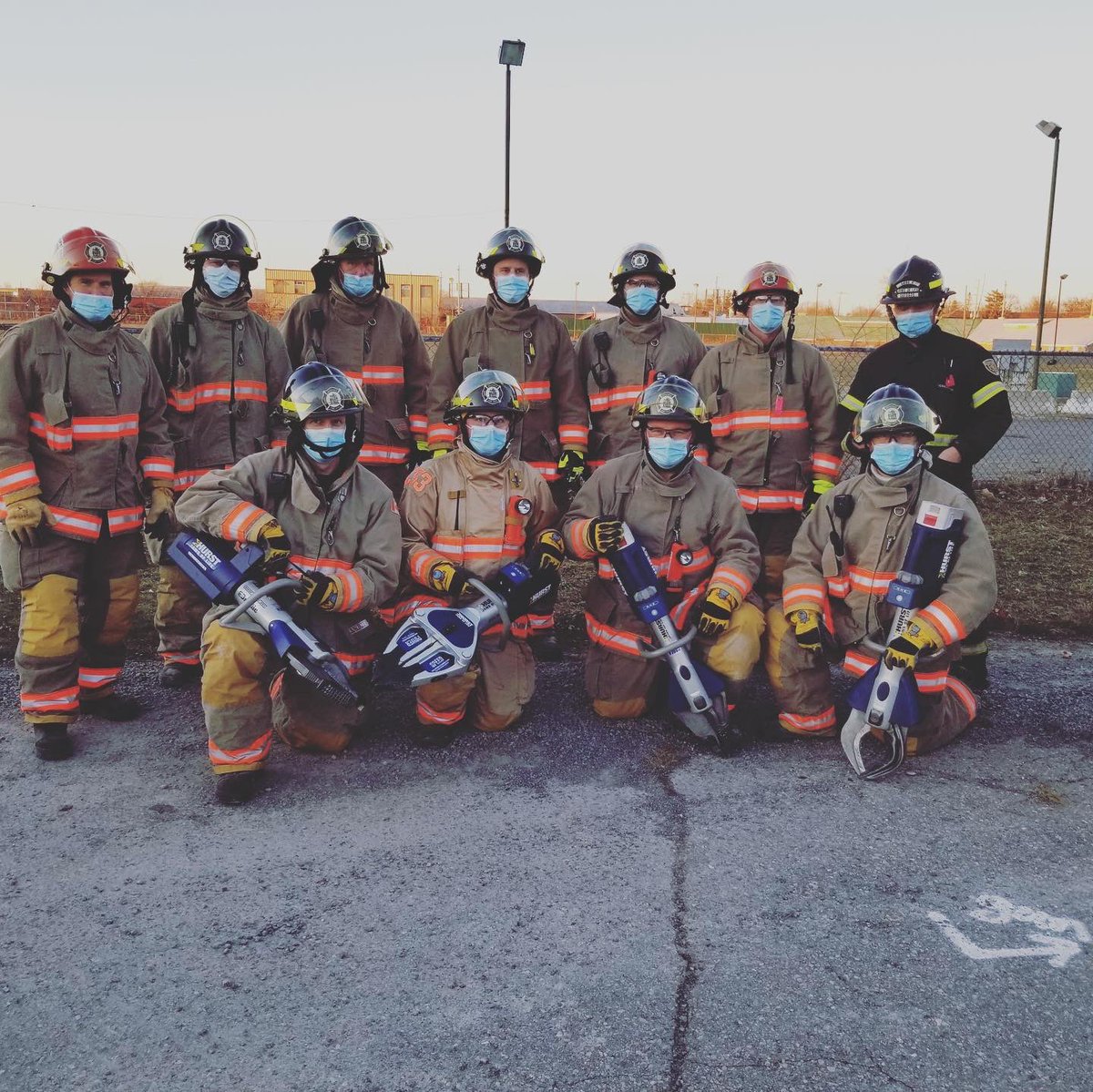 BPFFAlocal497's tweet image. B platoon getting their turn with some auto extrication training! #hursttools #code4