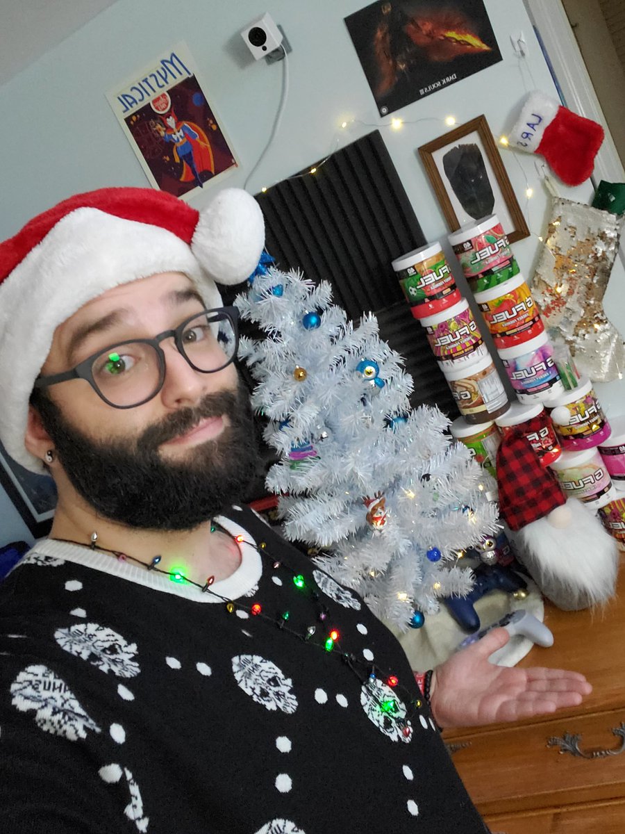chrisxchad732's tweet photo. Happy 2 days until #christmas all and of course happy #humpday! We are all decked and ready to jingle live on #twitch rn! Going to start off with more #Cyberpunk2077 !
https://t.co/VvwS4V4Ucf
#twitchtv #beardzone #beard #supportsmallstreamers #twitchaffiliate #twitchstream https://t.co/S7wXyf3bwG