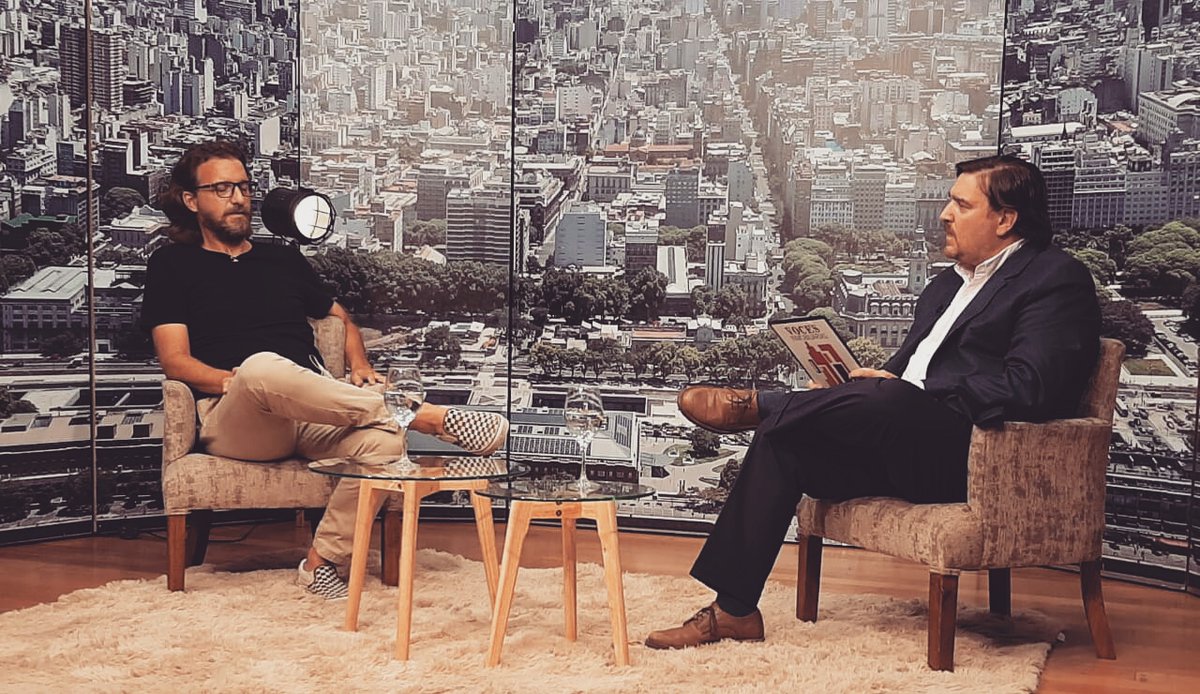 2020Voces's tweet photo. Vamos despidiendo el 2020 con un nuevo Mano a Mano. En esta oportunidad Juan Fernández Mugica conversa con Damián Garbarini, CEO de DG Negocios Inmobiliarios y fundador de la RED 777

🔶Mira la nota
https://t.co/WUNozBHdVM https://t.co/qW3cMrHZAH