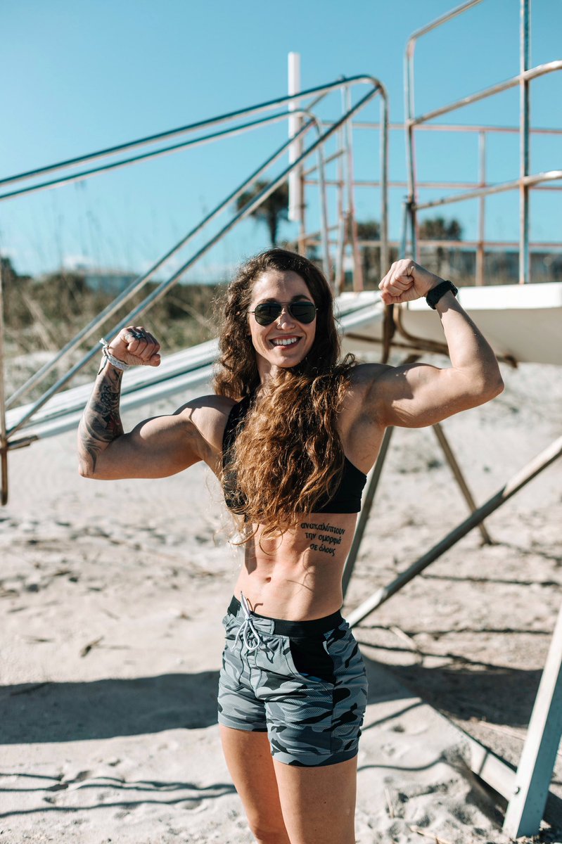 When life’s a beach, it’s nice to live by one 🌊🏝
•
Today was absolutely beautiful and I’m blessed I was able to enjoy it. Say what you want about Florida but it’s growing on me... #beachflex #fivepercentnutrition #sponsoredathlete #fitink #militarymuscle #americanmuscle