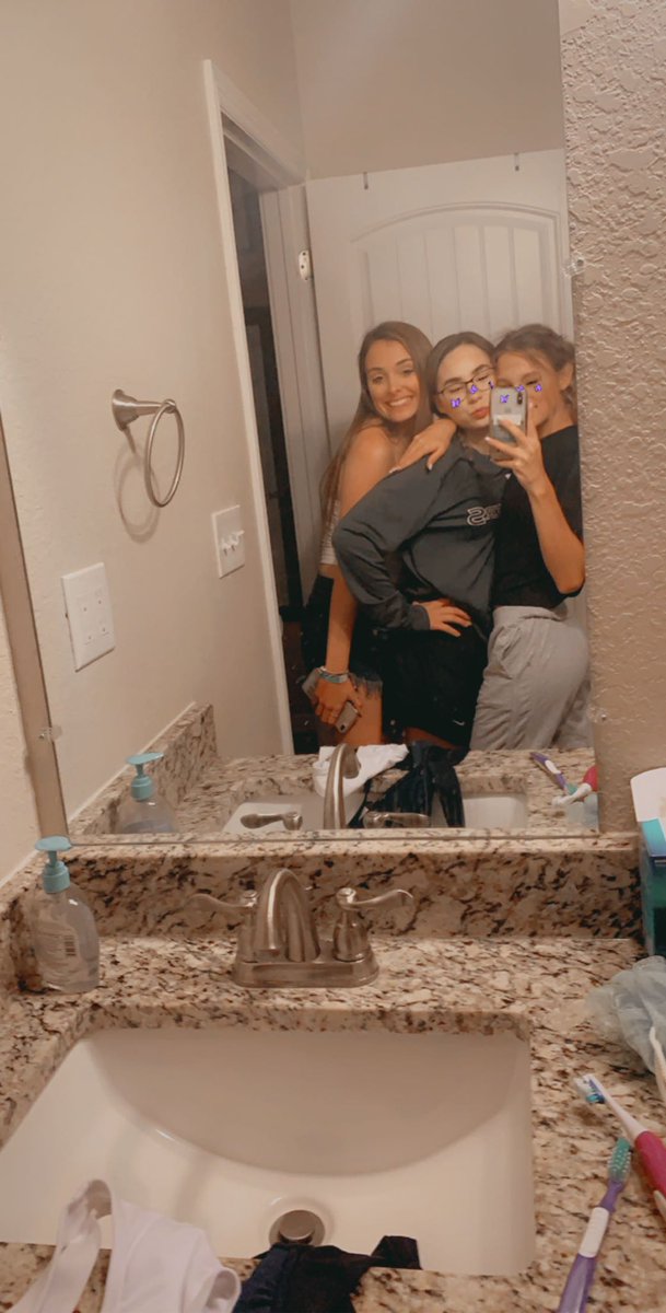 ashleyNfores's tweet photo. Happy birthday to am amazing human!! I love you!! And can’t Wait to make so many more memories.❤️💕💗 @tiffanycooper_ https://t.co/5eTz1yzGCd