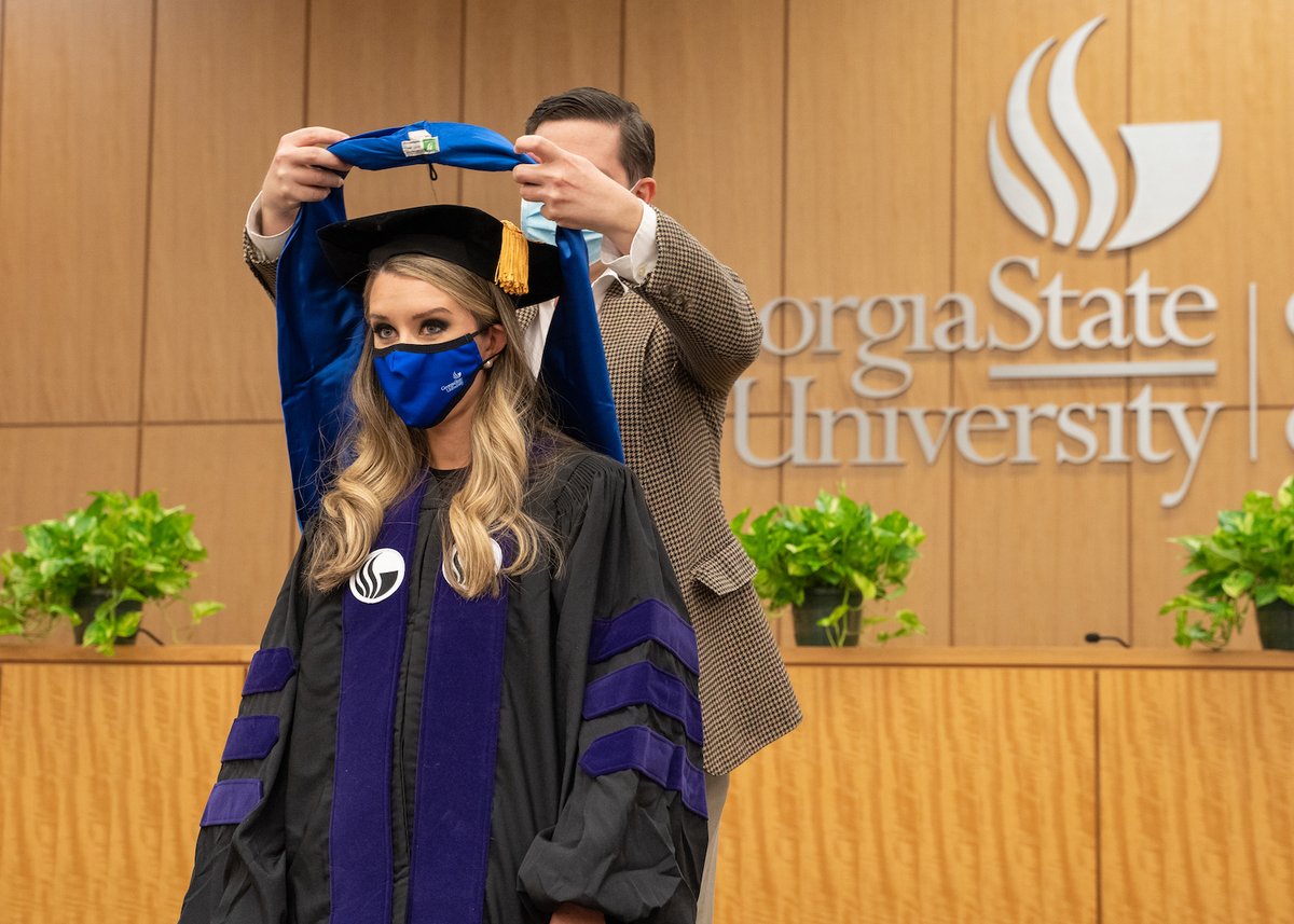 GeorgiaStateLaw's tweet photo. Congratulations Nicole Crafton! π#GSULaw #GSUGrad https://t.co/ekZB9LQHVa