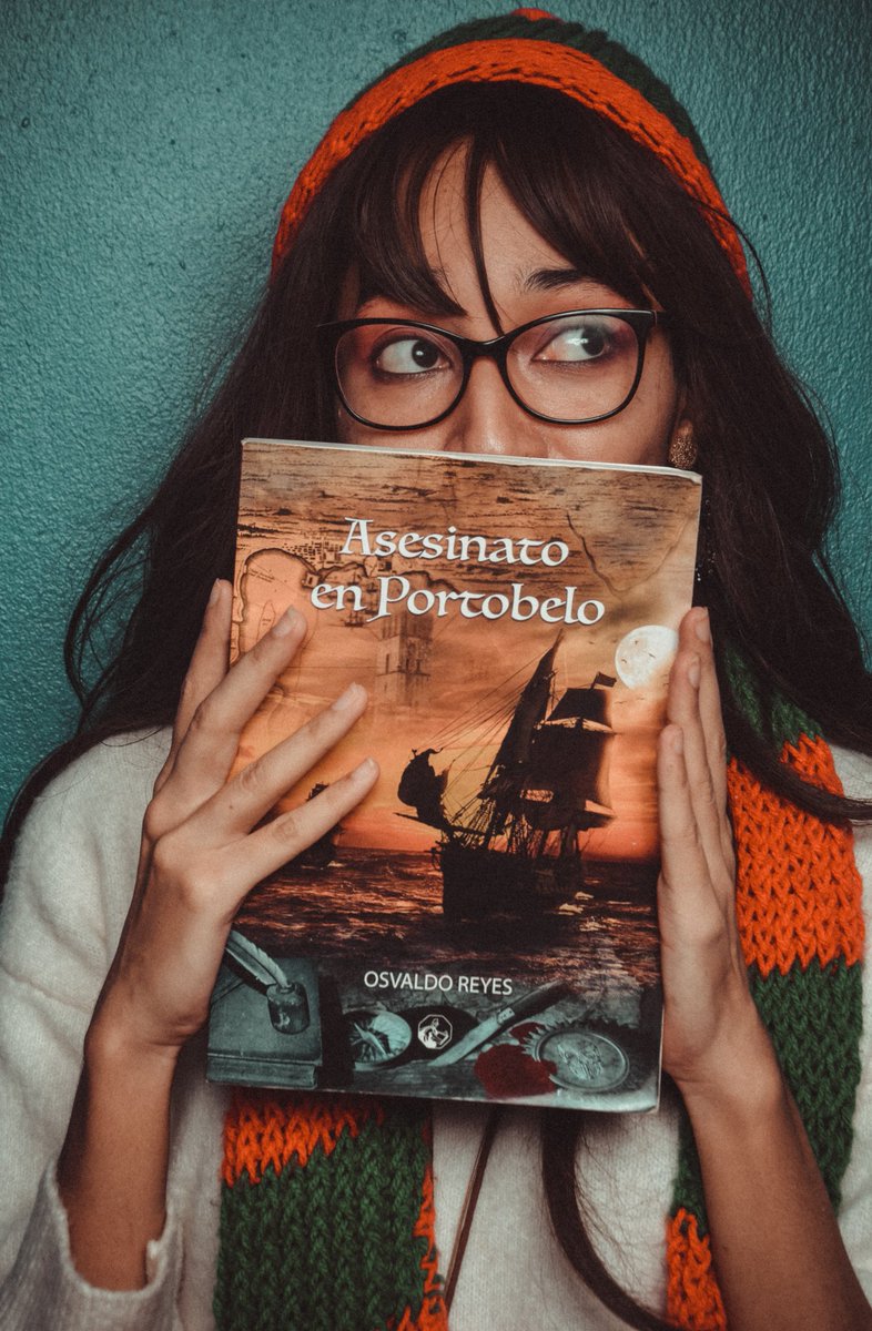 libropolitan's tweet image. Pues olvidé subir estas fotos por acá; y más vale tarde que nunca.

Se acerca navidad y mes recomiendo pasarla leyendo un buen crimen como este, del autor Osvaldo Reyes.